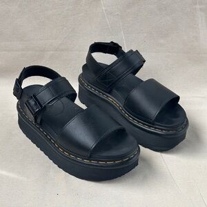 Doc Martens voss quad hydro platform sandals